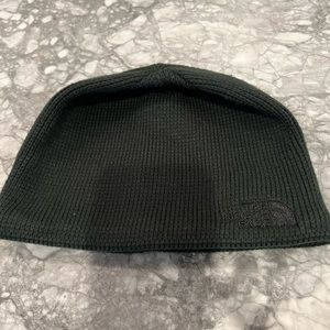 Dark green north face hat